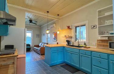 The Eastsider near Frost Bank Center Alamodome Convention Center and more - Foto 9