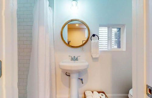 Private Home-Backyard-Parking Near Nulu Downtown - Foto 25