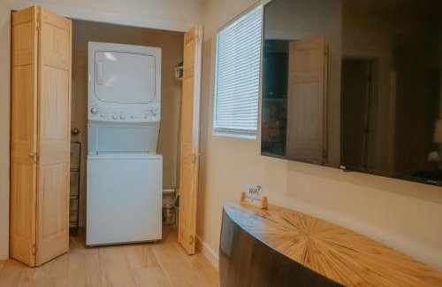 Sage Suite at ArnoTriplex! Private Hot Tub-Close to Downtown-Pet Friendly-No Pet Fee! - Photo 14