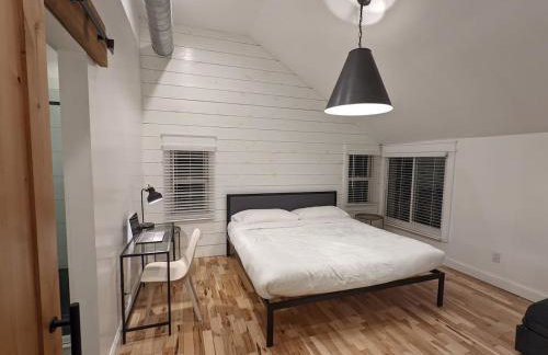Hay Loft in Historic Barn - 4 Minutes to Legoland - Foto 11