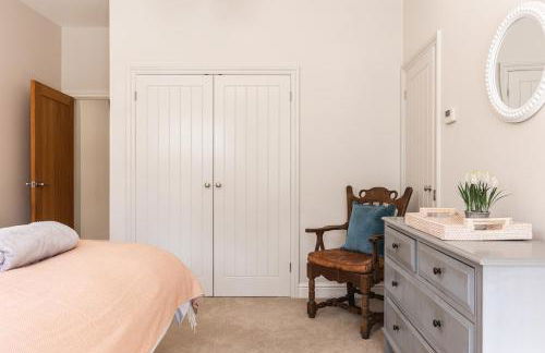 Stylish Coach House Retreat - Foto 25