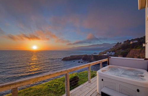 Exquisite Oceanview! by OceanviewHotTubs Oceanfront! Shelter Cove, CA Tesla EV station - Foto 6