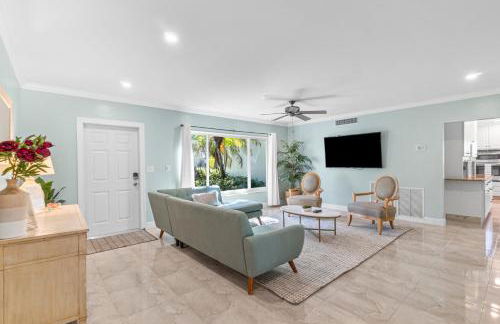 Across from Beach- 3 Master Suites, Heated Pool & Spa, Tanning Ledge, Golden Tee - by Maven Vacation Rentals - Foto 9