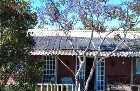 Casa confortável, pertinho da cidade e conectada a natureza - Foto 5