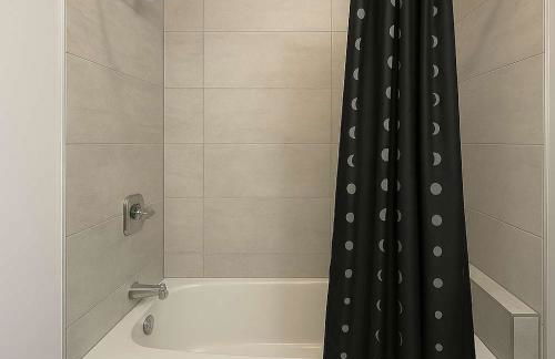 Spacious 4BR Home- Perfect for Groups WV1 - Foto 23