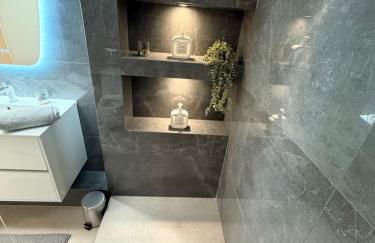 Suite Elégance, Design, Calme, Clim et Parking - Foto 2