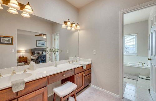 Large Colorado Springs Home with View of Pikes Peak! - Foto 16