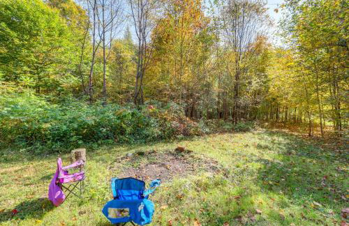 Love Shack Retreat Cabin with Deck and Yard! - Foto 27