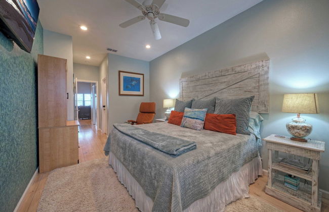 Waterfront, Shared Boat Dock & Pool w/ Views Ariels Grotto by Avantstay - Foto 20