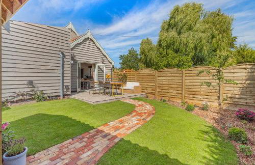 Queens Barn - Photo 30