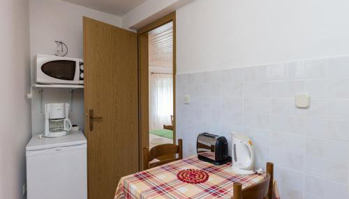 Apartments Miskovic - Studio Apartment with Balcony and Sea View East - Photo 4