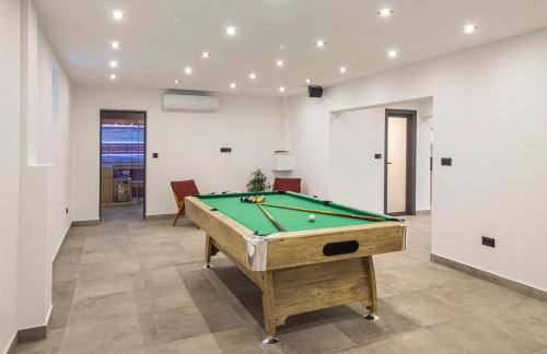 Villa Ume - heated pool, sauna, volleyball court - Photo 16