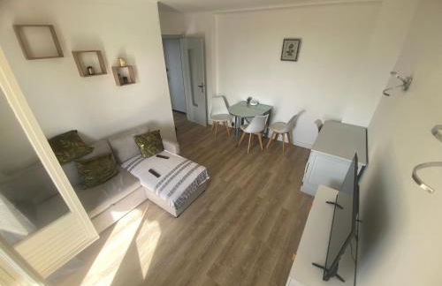 Appartement T2 clim, wifi, parking centre ville à 10mn, plage 20mn - Foto 3