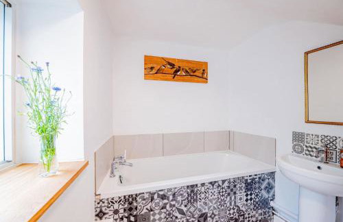 Grade II Listed House Tranquil Garden & Parking - Foto 25