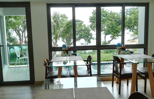 Sonrisa Sriracha - Photo 66