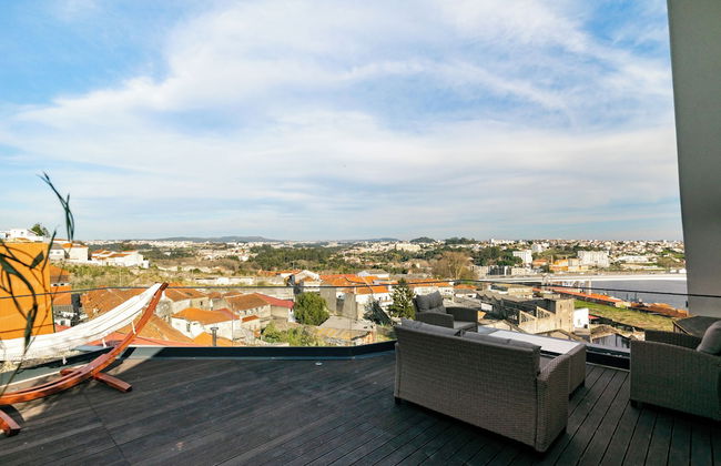 C312 Riverside View Premium Apartment w/ AC & Terrac - Foto 23