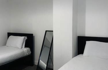 Modern 3-BR Home on Edge of City Center With Free Parking - Foto 13