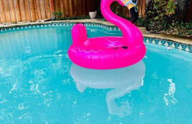 Pool Theater Convenient Location 4bedroom2 bath - Foto 2