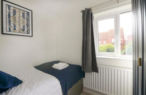 Alderton House - Spacious 3 Bed with Parking - Foto 22