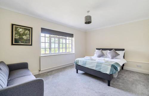 Surreys Secret Retreat for family & friends - Pass the Keys - Foto 24