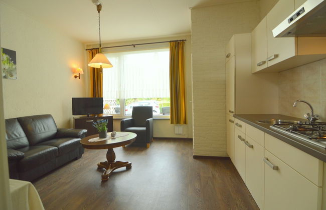 Snug Apartment in Schin op Geul Near Public Pool - Photo 39