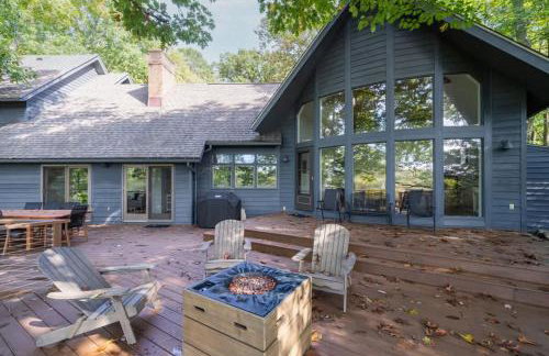 Exclusive Wooded Chalet w Magnificent River Views - Foto 56