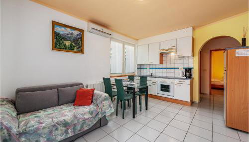 Beautiful Apartment In Umag With Wifi - Foto 4