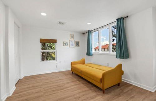 Beach house - 3BR Beach Gem - 30ft to Sand & Walk to Amusement Park - Foto 26