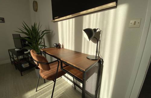 Grand studio calme avec balcon & parking gratuit - Foto 9