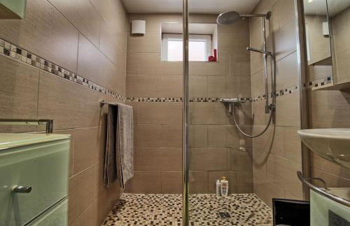 Aux grains de raisin - 6 personnes - cour privée - Foto 9