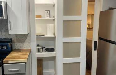 Shares Courtyard Luxury Apt - NEW! - Foto 24