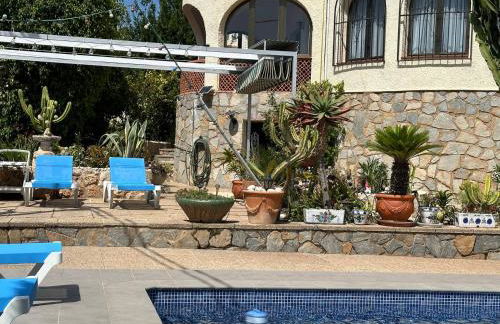 Chalet Los Almendros con piscina privada - Photo 7