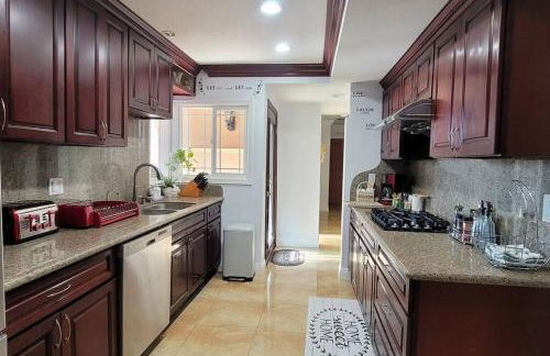 Luxstay in Huntington Beach - Photo 14