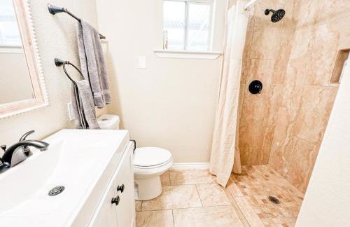 Huge House Fun Central 4BD 3BA with POOL - Foto 5