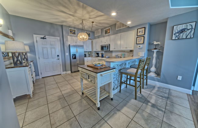 Cozy Oceanfront Condo with Beachside Pool - Unit 1602 by RedAwning - Foto 14