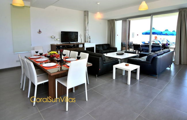 Blue - Beach Front Spectacular Villa Sleeps 10 - Foto 57