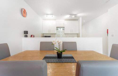 NEW! Stylish 5-Bed Apartment in Stockton-on-tees by Stay With Us, Perfect for Contractors & Large Groups, FREE Parking! - Foto 21