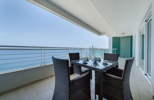 Seafront Luxury Apartment Incl Pool - Foto 13