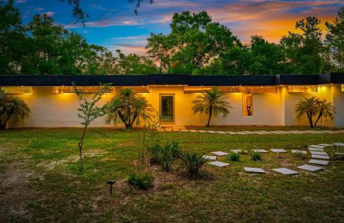 Floral City Oasis - Pool, BBQ Area & Forest View - Foto 54