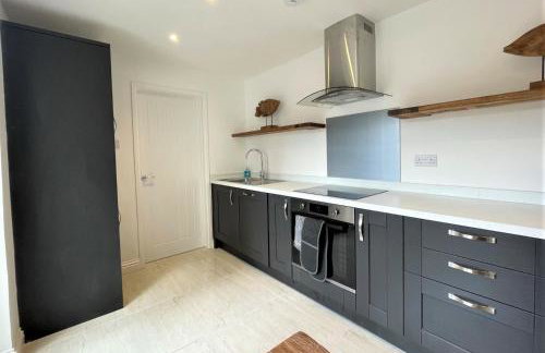 The Little Seahorse - Newly Renovated Cottage 5mins Walk The Beach with Hot Tub - Photo 8