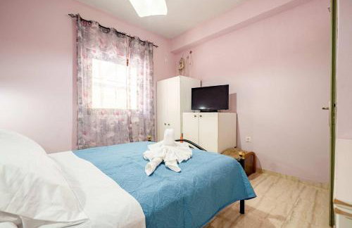 Eretria Panorama Seaview Retreat with Balcony - Photo 16