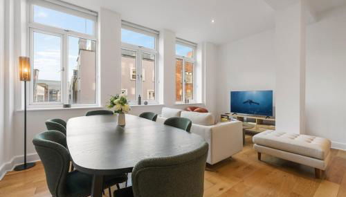 Spacious and central 2 bed 2 bath City apartment - Foto 1