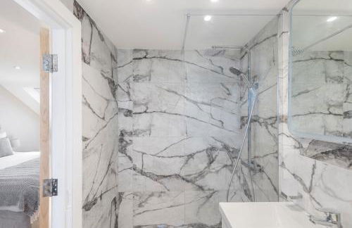 Studio at Tube Station Sleeps 3 Private Bathroom shared Kitchen 4 - Foto 4