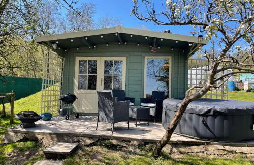 Lodge with HotTub-Garden-PetsOK-Bbq-MountainViews - Foto 1