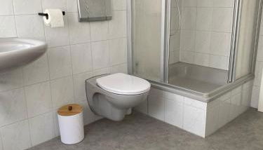 G Kennedy, 3 Personen Deluxe Markranstädt - Foto 3, Shower