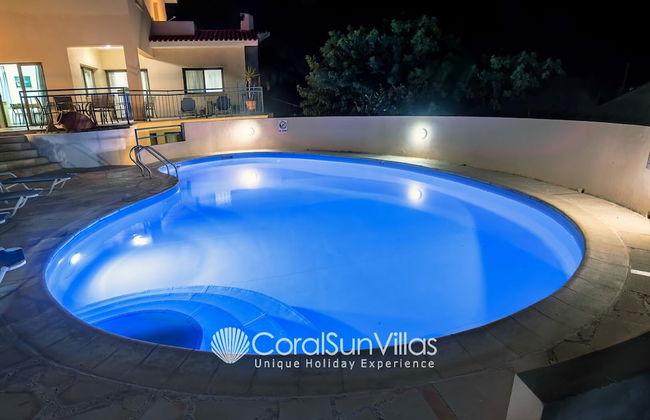 Large Pool & Garden, Billiard, Peaceful Area, Near to the Sea, Coral Bay Paphos - Foto 20