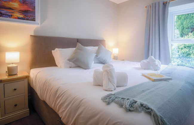 Hill House - 4 Bedroom - Llanrhidian - Photo 3