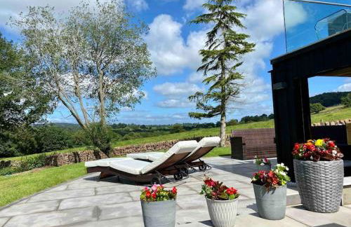 Luxury Accom with Amazing Views over Rudyard Lake - Photo 12