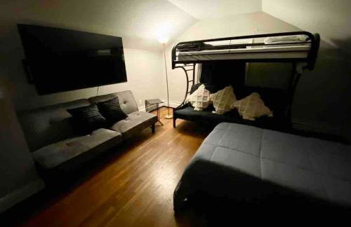 [4-BR/Sleeps 12] Family & Friends Home in Indiana - Foto 34