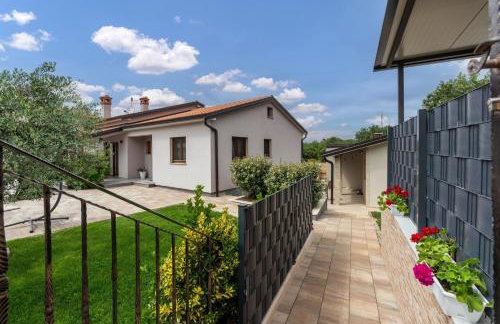 Villa Ajlin with Private Pool - Foto 10